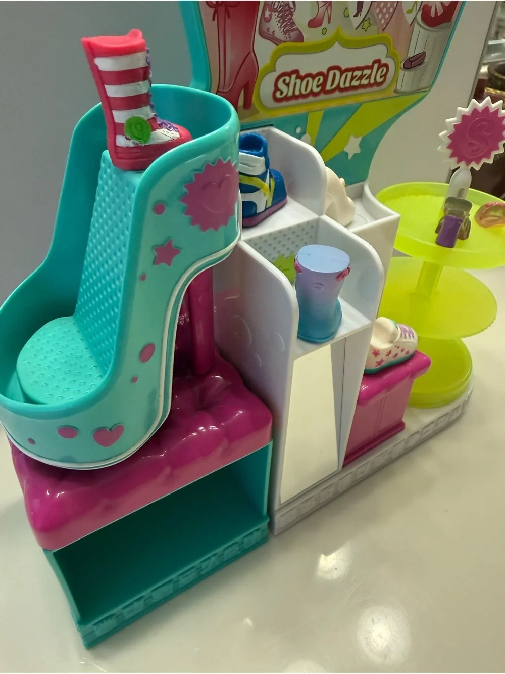Shopkins mixed lot of 7 figures and Shoe Dazzle accessory